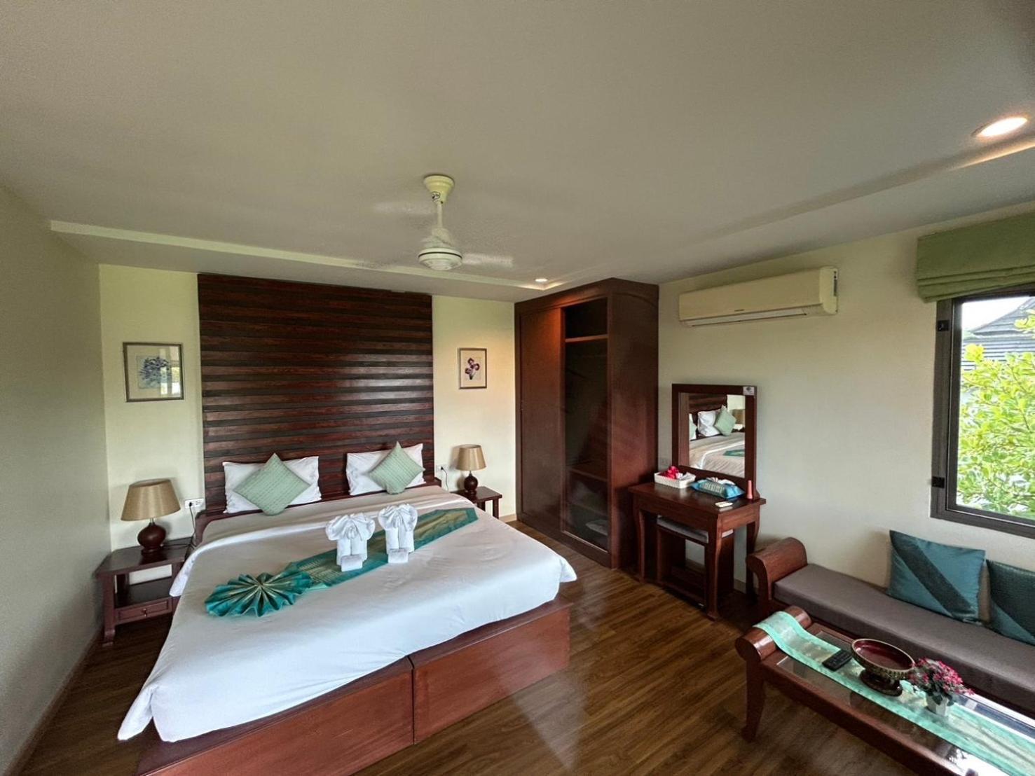 The Hip Resort @ Khao Lak Bang Sak Eksteriør billede
