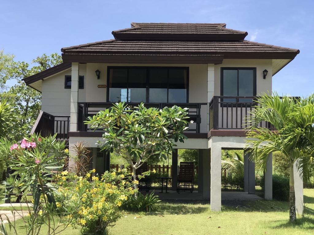 The Hip Resort @ Khao Lak Bang Sak Eksteriør billede