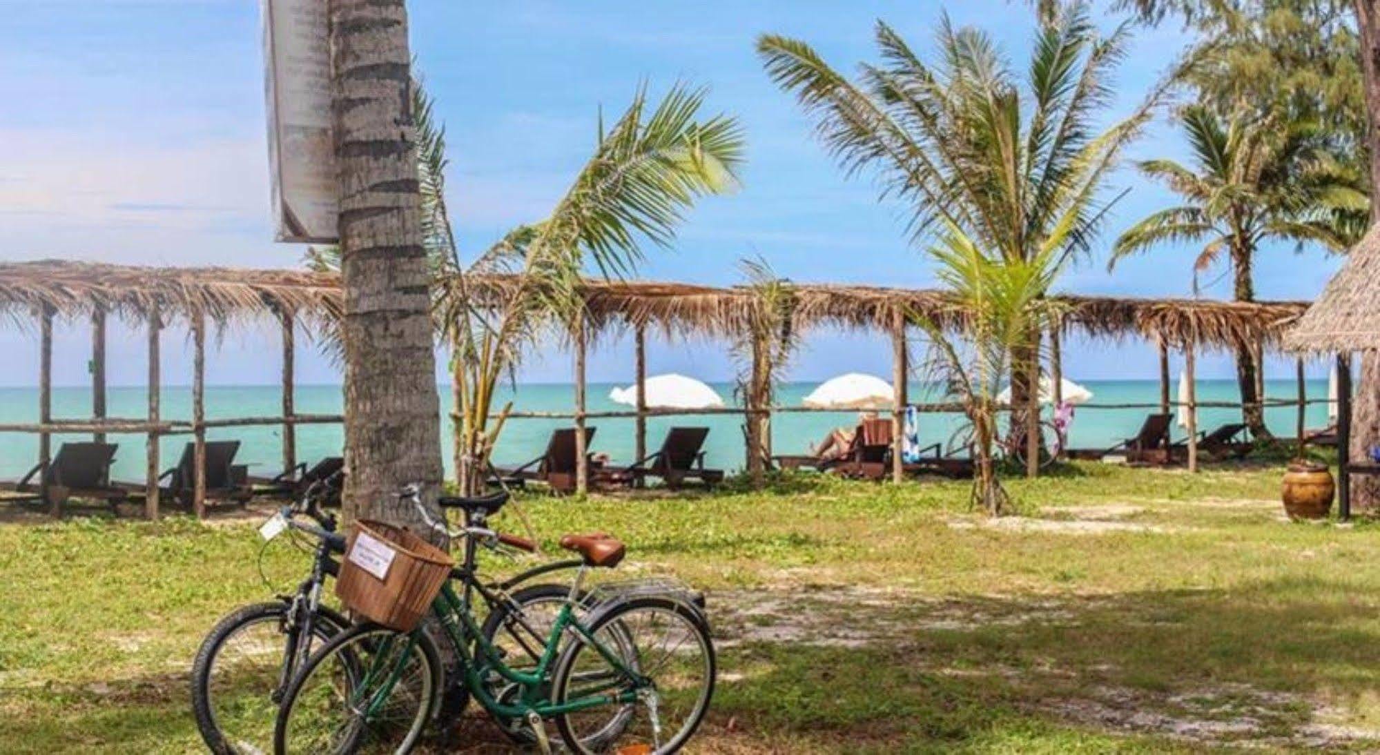 The Hip Resort @ Khao Lak Bang Sak Eksteriør billede