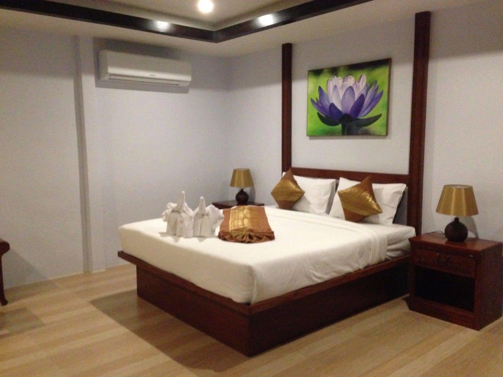 The Hip Resort @ Khao Lak Bang Sak Eksteriør billede